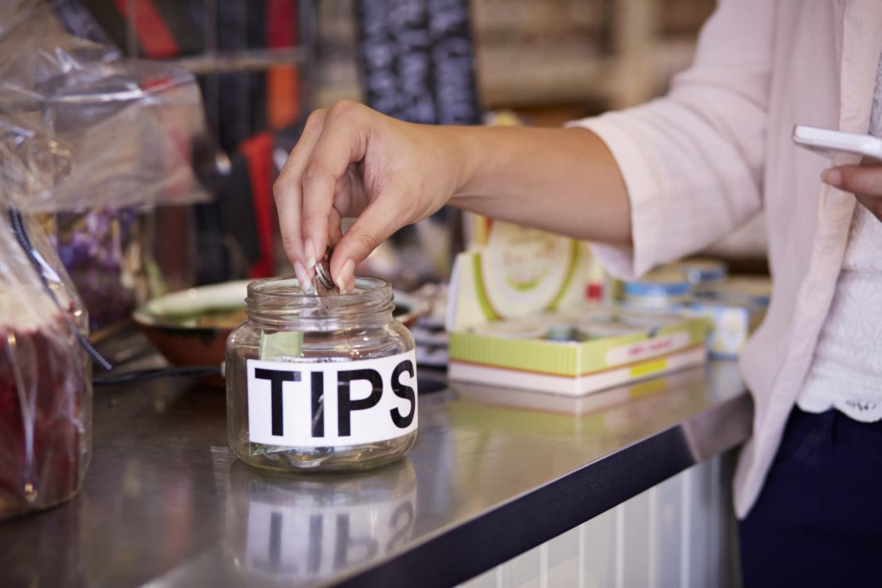 How Much to Tip for Car Service, A Comprehensive Guide
